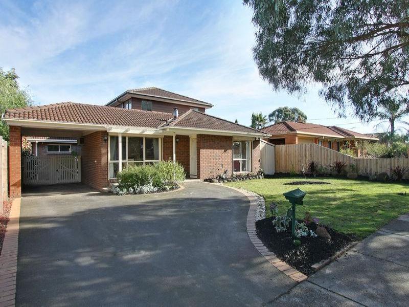 35 Langdale Drive, Croydon Hills, VIC 3136