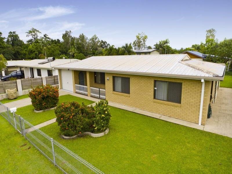 33 Beatrice Street Mooroobool QLD 4870 realestate .au