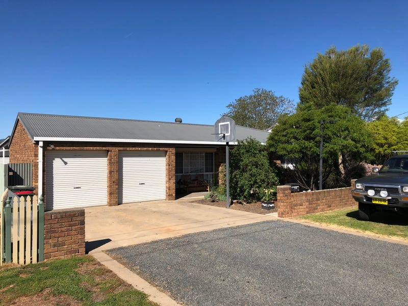 134 Simpson Street, Tumut, NSW 2720