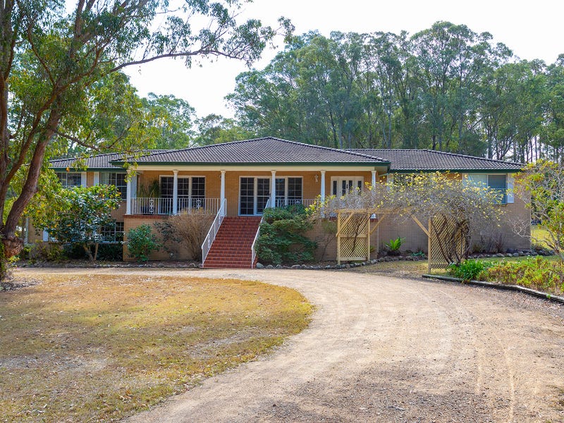 18 Woodlands Drive, Hallidays Point, NSW 2430