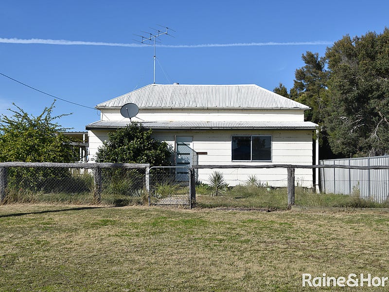 42 Burrel Street, Yelarbon, Qld 4388 Property Details