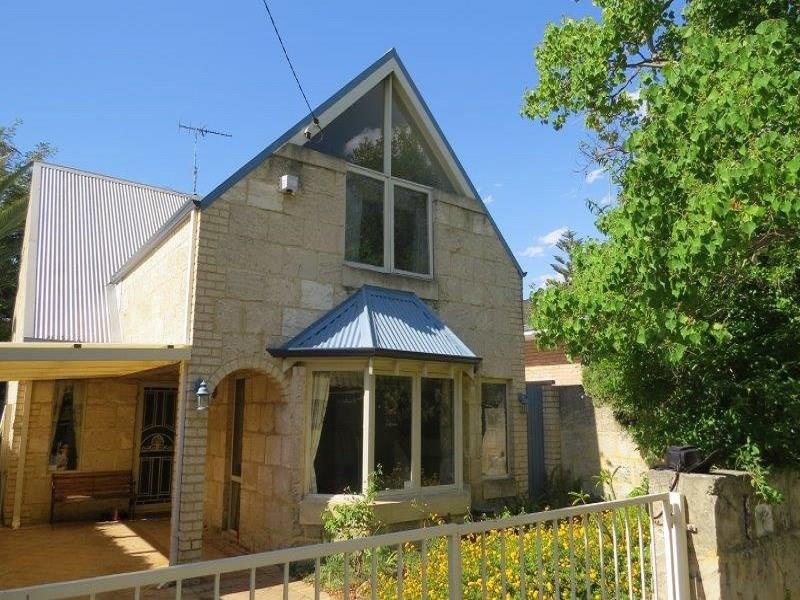 6 Crandon Street, Fremantle, WA 6160