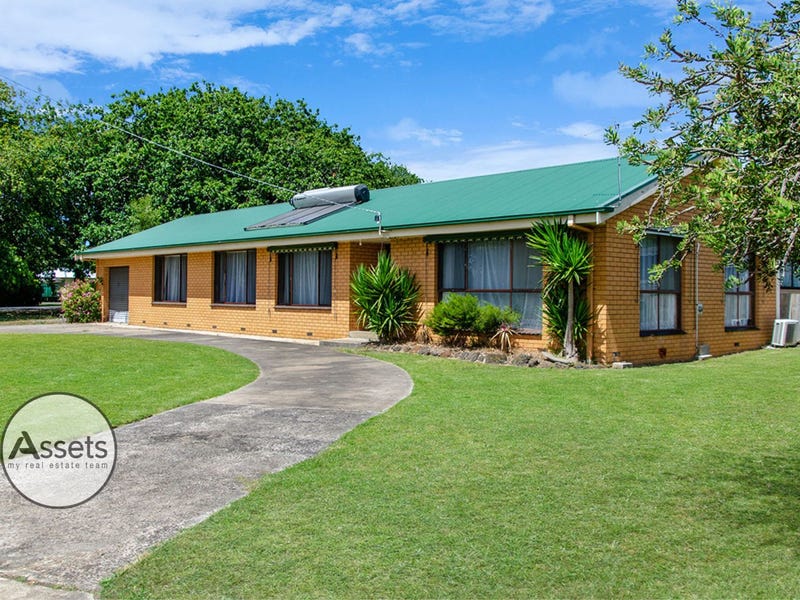 17 Cameron Street, Heywood, Vic 3304 House for Sale