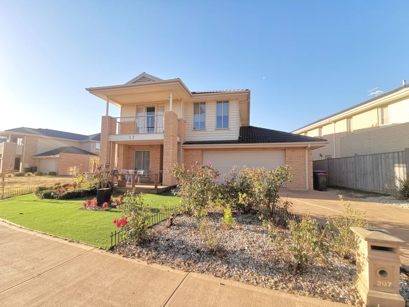207 Sanctuary Lakes South Boulevard, Point Cook, Vic 3030