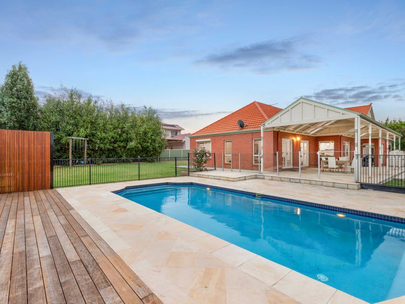 Real Estate & Property for Sale in Caroline Springs, VIC 3023 (+1