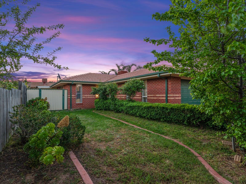 9 Colston Drive, Hillside, Vic 3037 Property Details