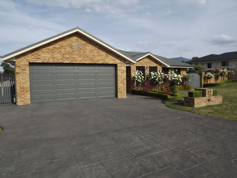 34 Roselawn Drive, Orange, NSW 2800 Property Details