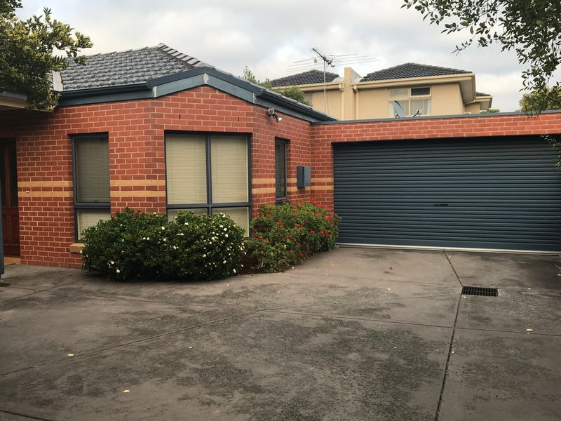 2/24 Barry Road, Burwood East, Vic 3151