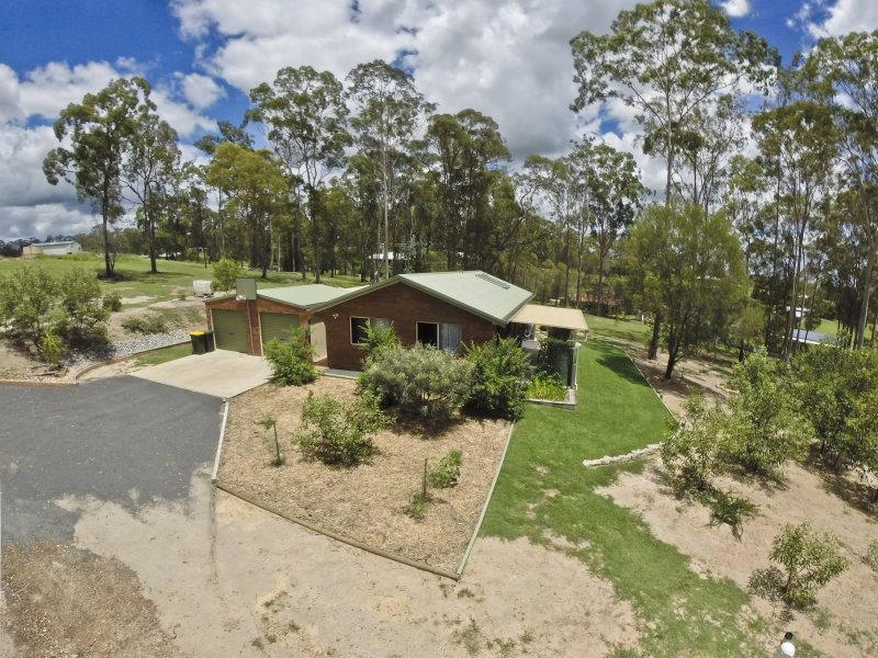 12 Munro Court, Mcilwraith, Qld 4671
