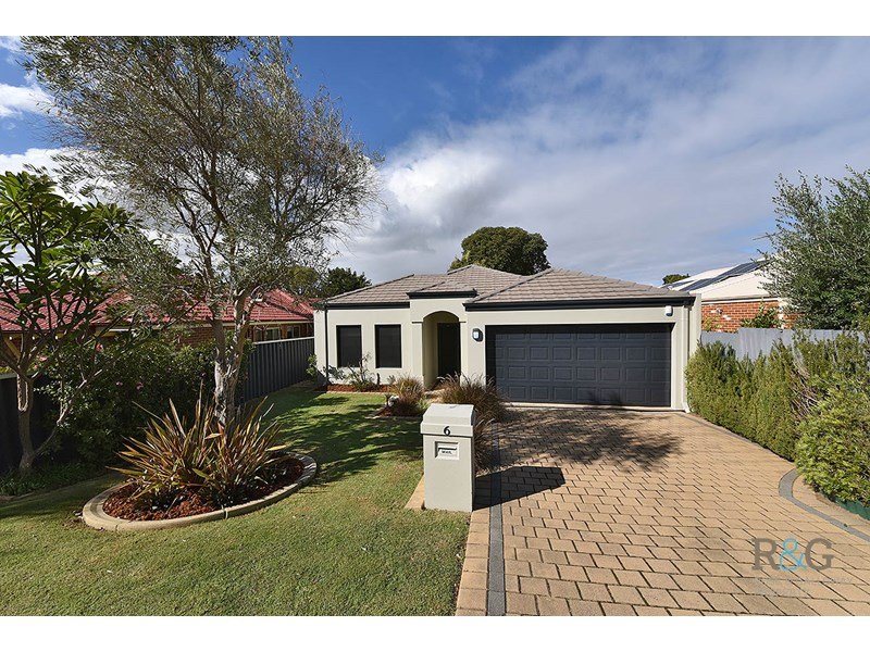 6 Williams Road, Melville, WA 6156
