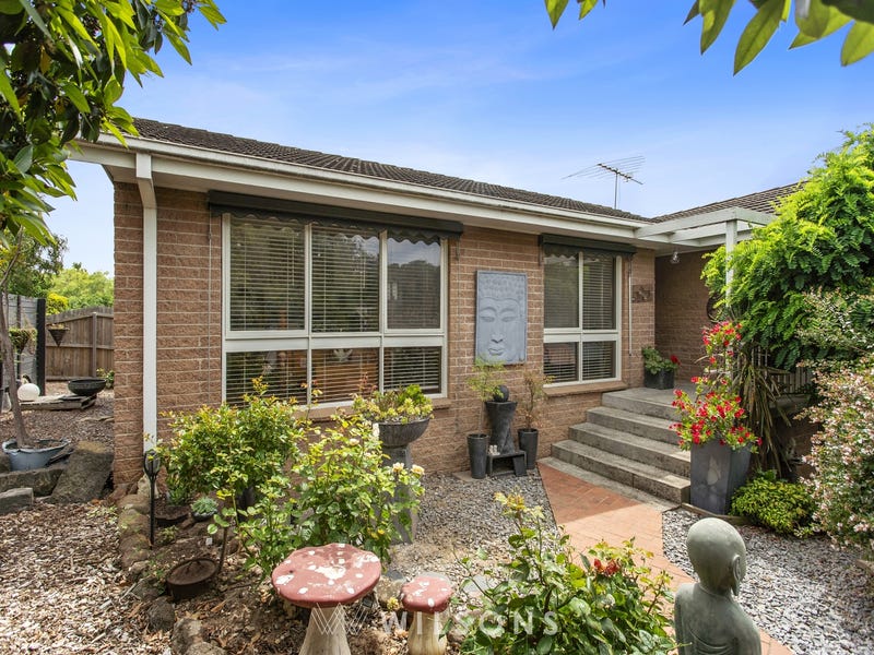 4 Hutcheson Avenue Highton Vic 3216 Realestate Com Au