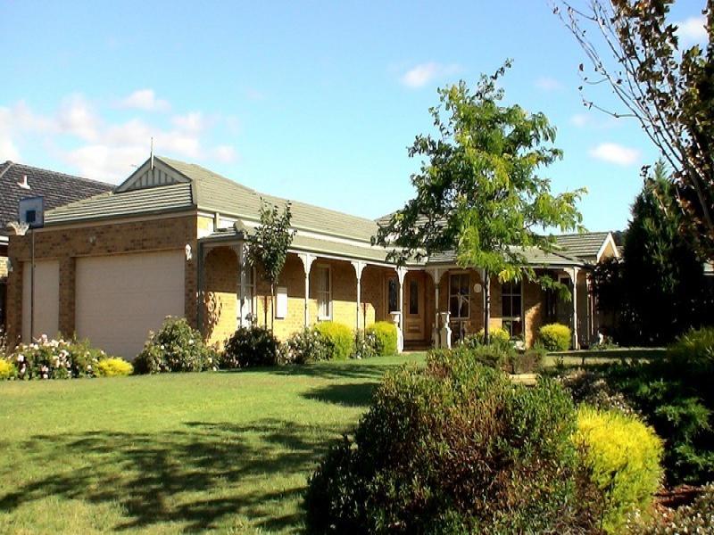 35 Windsor Drive, Lysterfield, Vic 3156 - Property Details