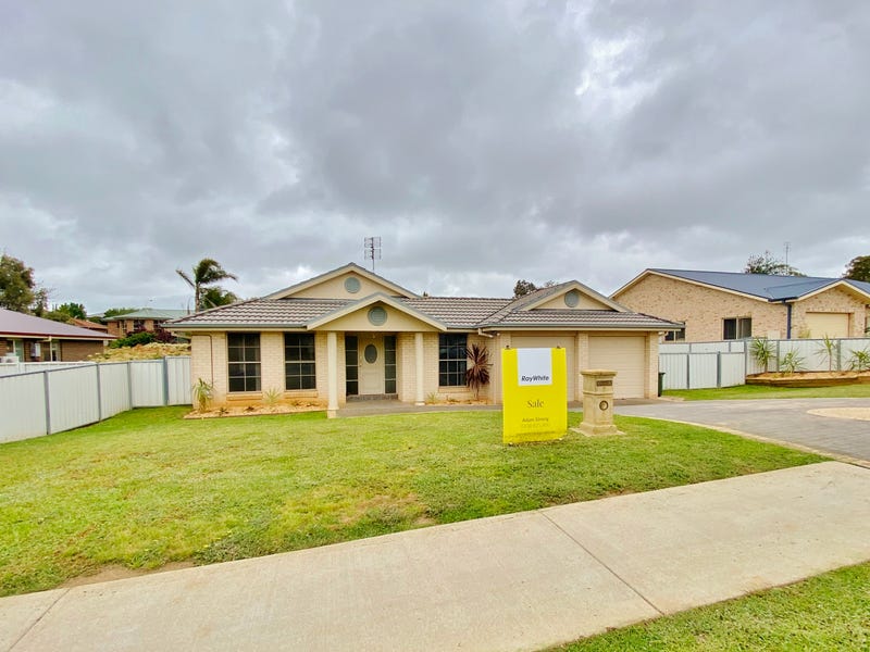 7 Settlers Place, Young, NSW 2594