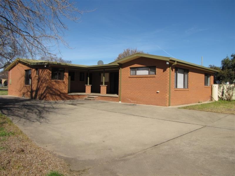 51 Herbert Street, Tumut, NSW 2720 51 Herbert Street, Tumut, NSW 2720