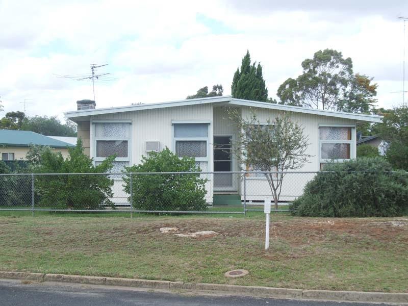 1 Freeling Street, Naracoorte, SA 5271 Property Details