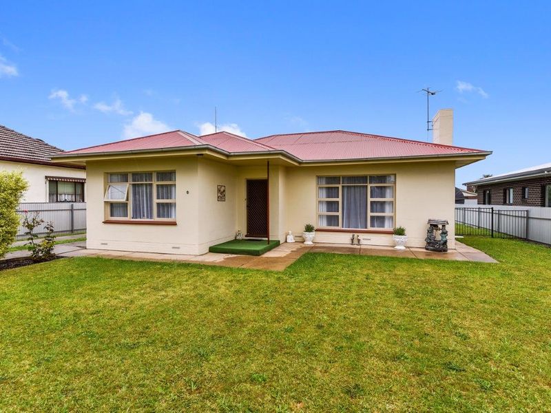 45 Adelaide Road, Millicent, SA 5280