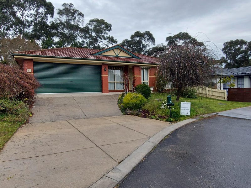 1 Tallangatta Place, Berwick, Vic 3806 Property Details