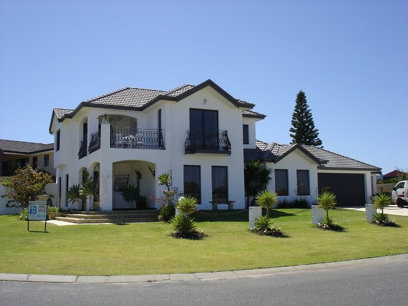 2 COMPASS CIRCLE, Yanchep, WA 6035 Property Details