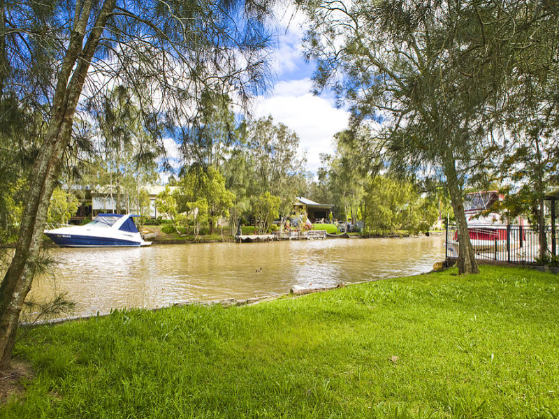 27 Brougham Avenue, Fennell Bay, NSW 2283