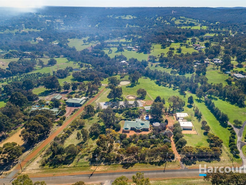 135 Meadowbrook Ramble, Bullsbrook, WA 6084 Property Details