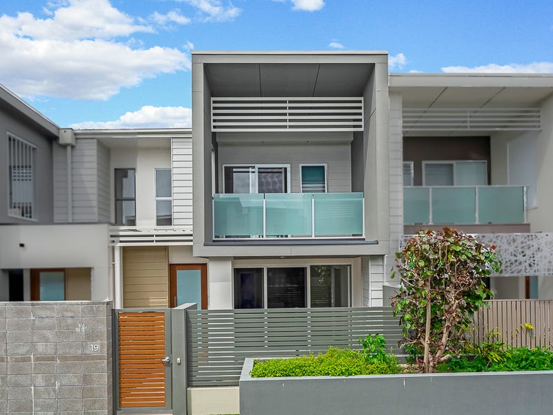 19/1 VUE BLVD, Robina, Qld 4226 Property Details
