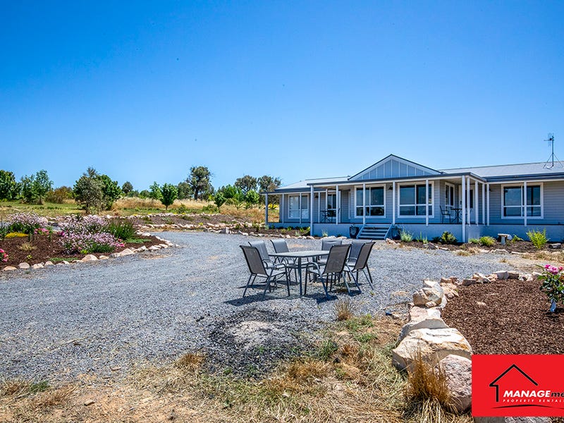 88 Rochford Road, Wallaroo, NSW 2618