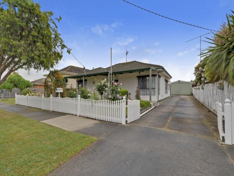 **UNDER CONTRACT**5 Martin Grove, Morwell, Vic 3840 Property Details