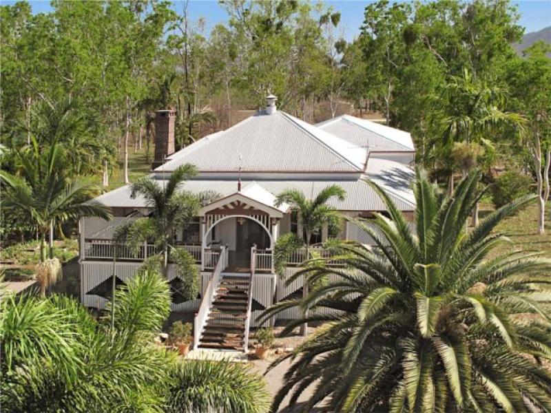 221 Kelso Drive, Townsville City, Qld 4810 Property Details