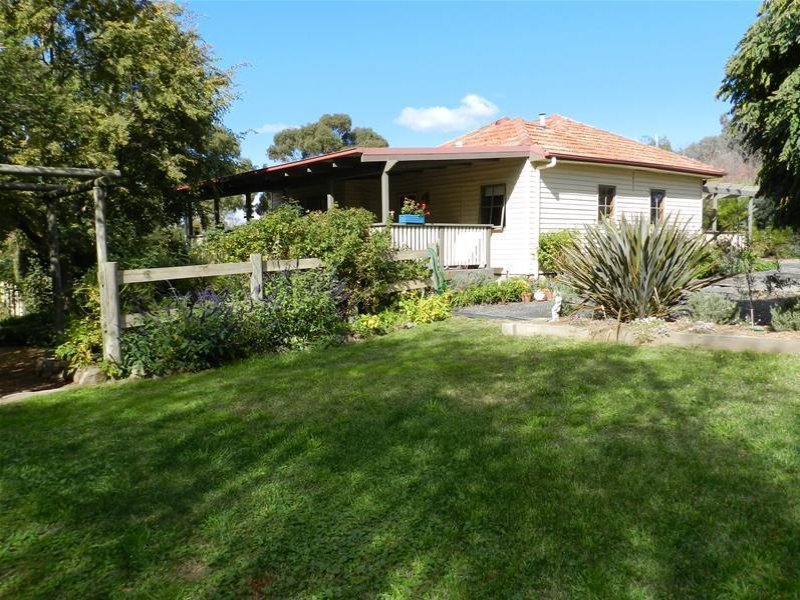 17 West Street, Murrumbateman, NSW 2582 Property Details