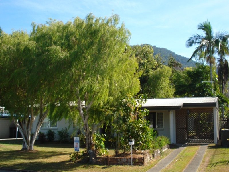 9 Enmore Street, Manoora, Qld 4870