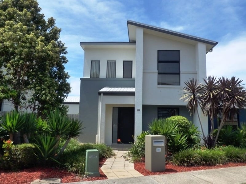 16 Surbiton Court, Carindale, Qld 4152