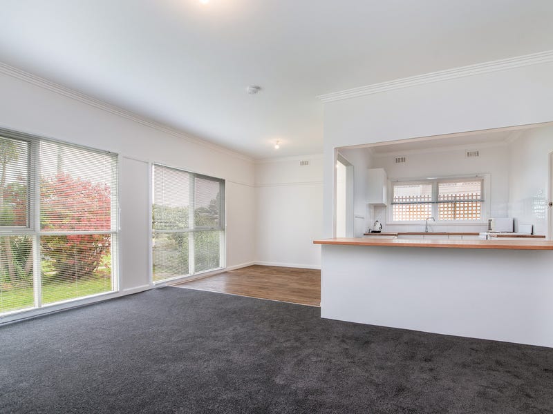 16 Street, Hamilton, Vic 3300 Property Details