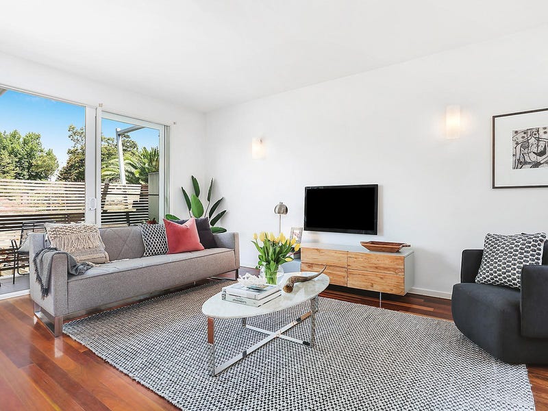 3/18A Broadway, Elwood, Vic 3184 Property Details