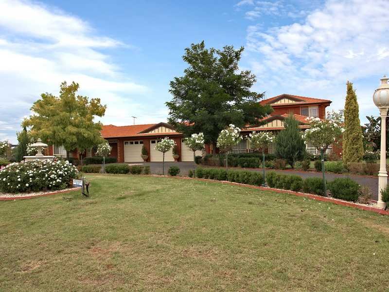 16 Killarney Drive, Melton, VIC 3337