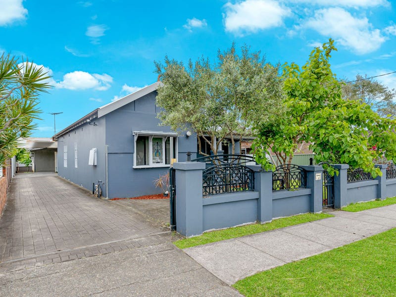 11 Bolton Street, Guildford, NSW 2161 Property Details