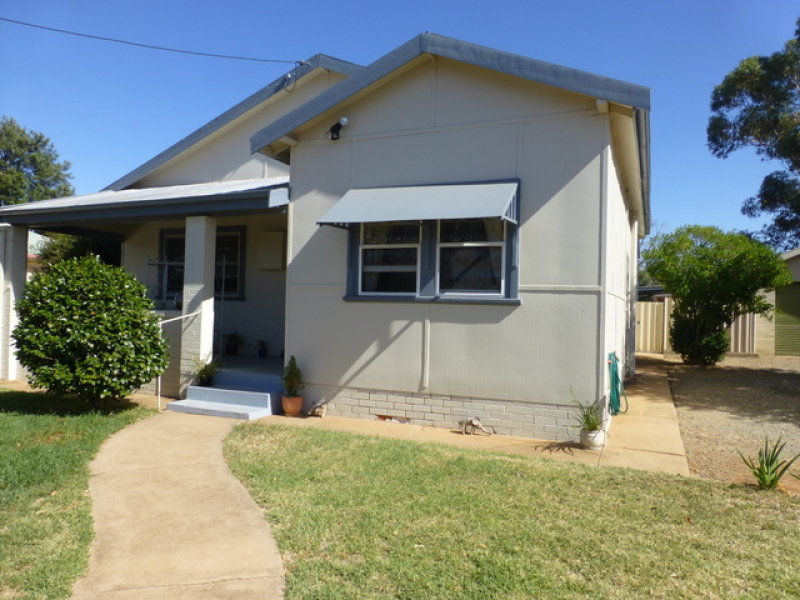 12 Lynch Street, Parkes, NSW 2870