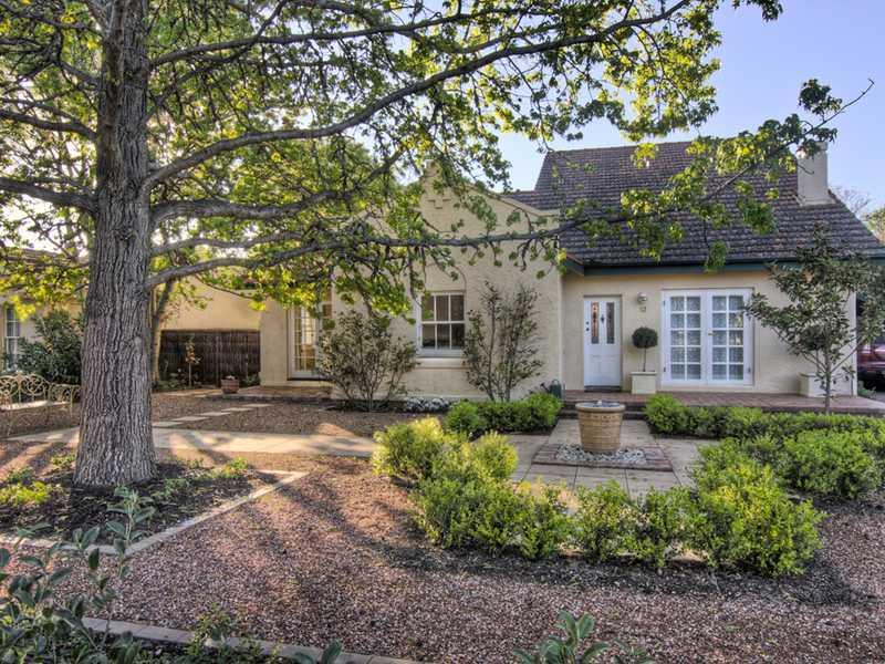 12 Belmore Gardens, Barton, ACT 2600