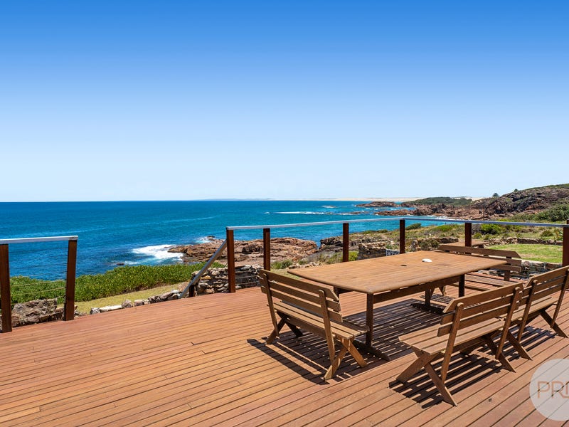 10 Ocean Street, Fishermans Bay, NSW 2316