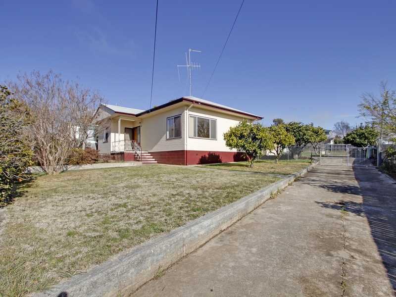 30 Thorpe Avenue, Queanbeyan, NSW 2620