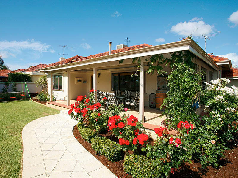 32 Lockhart Street, Como, WA 6152 Property Details