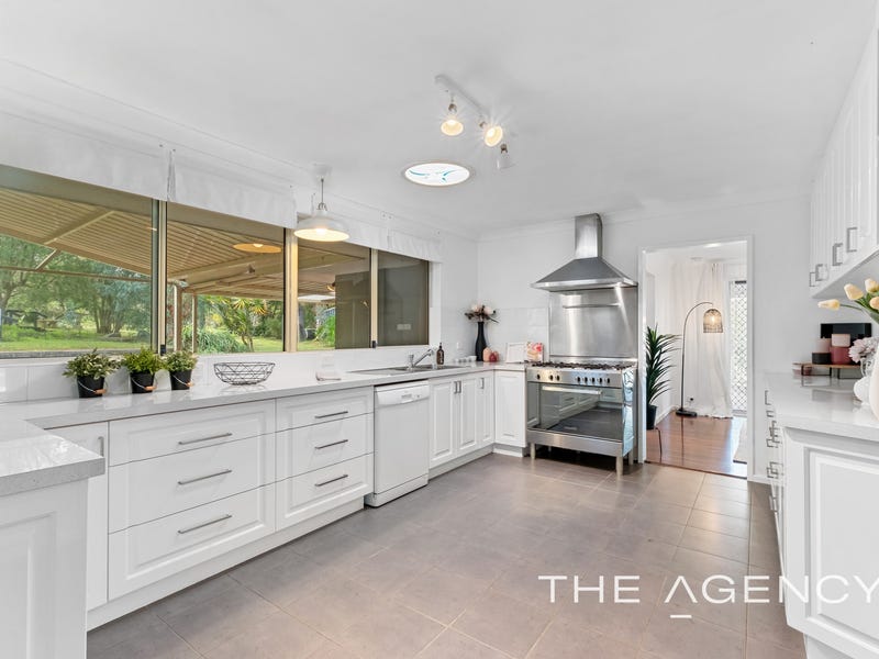 23 Glenwood Avenue, Helena Valley, WA 6056