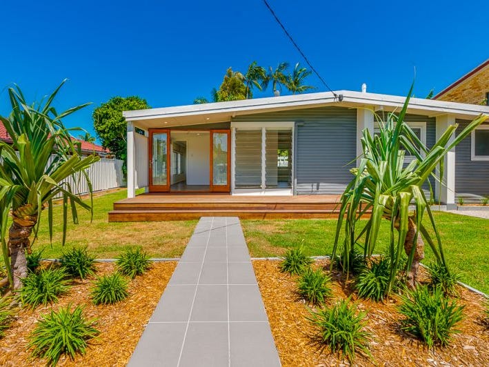 4 Beagle Avenue, Banksia Beach, QLD 4507