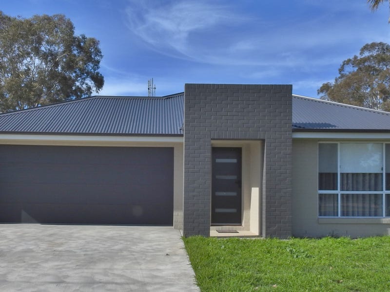 12 Briggs Street, Young, NSW 2594