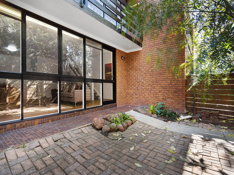 2/17 Belvedere Close, Maribyrnong, Vic 3032 Property Details