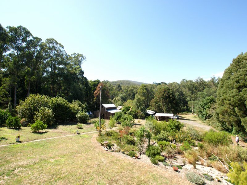 5 Charles Parade, Wesburn, Vic 3799 Property Details