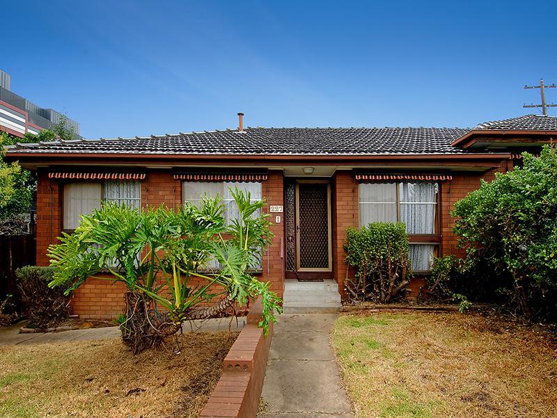 1/227 Buckley Street, Essendon, VIC 3040