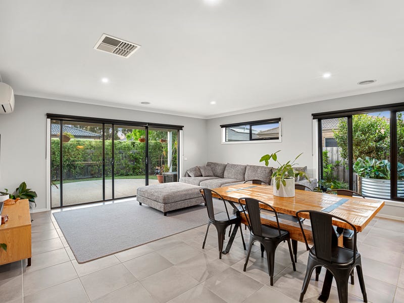 17 Carter Road, Armstrong Creek, VIC 3217