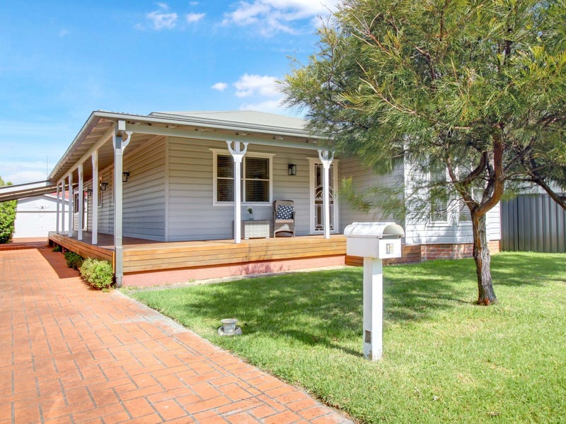 11 Bloomfield Avenue, Corrimal, NSW 2518