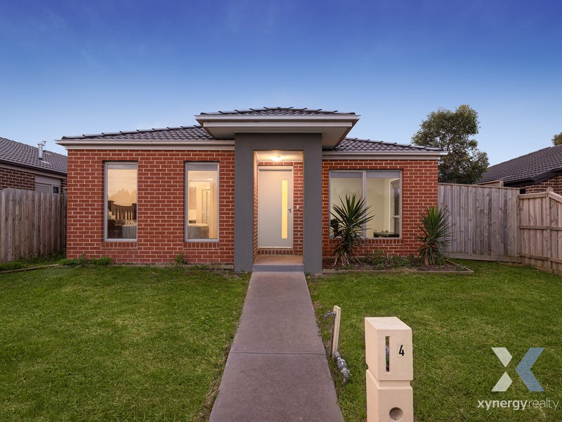 4 Steinbeck Lane, Narre Warren, VIC