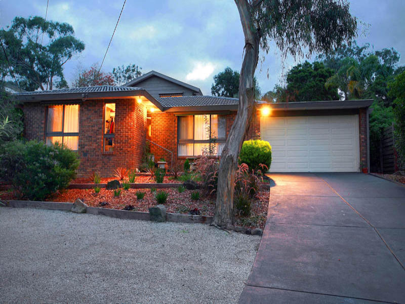 17 Rangeview Road, Lower Plenty, VIC 3093